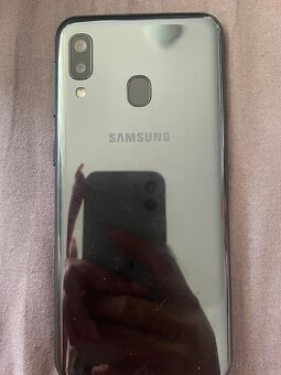 Samsung galaxy A20e - 4