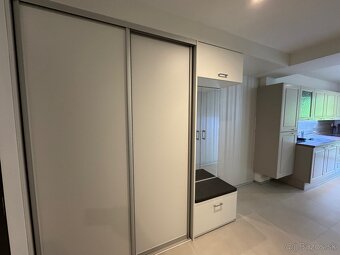 IHNEĎ VOĽNÝ 2-izb. BYT s wifi, loggiou aj parkingom - 4