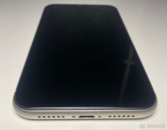 iPhone 11, batéria 81% - 4