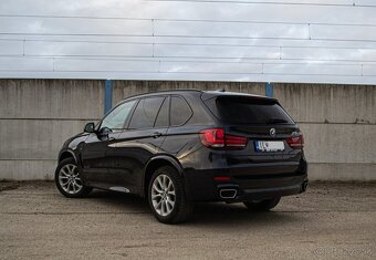 BMW X5 xDrive30d 190kW M-Packet - 4