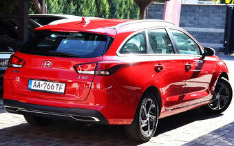 Hyundai i30 CW 1.5i Benzín r.8/2023 - 4