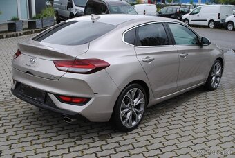 HYUNDAI I30 FASTBACK - PREDAJ AJ NA SPLÁTKY - 4