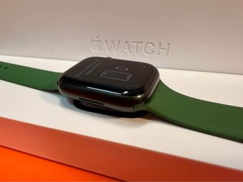 Apple Watch 7 45mm - Zelené - 4