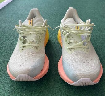 Tenisky Asics Novablast 4 Paris vel. 43,5 - 4