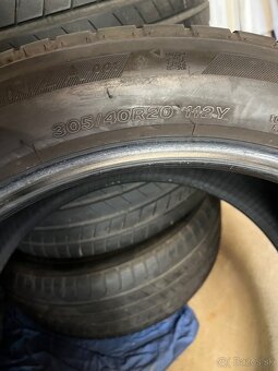 Predam letne pneu Bridgestone 274/45 a 305/40 R20 Runflat. - 4