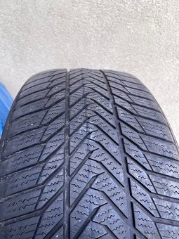 225/40R18 - 4