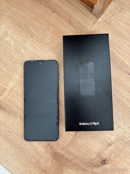 Samsung Galaxy Z Flip 5 - 4