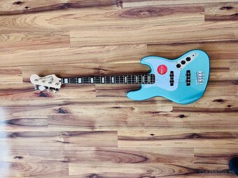 Jazz Bass. Fender - 4