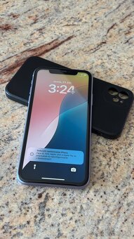 iPhone 11 128GB fialový - 4