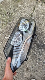 VW Touareg 2 predné svetlá - 4