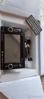 autorádio s 7-palcovým - 4