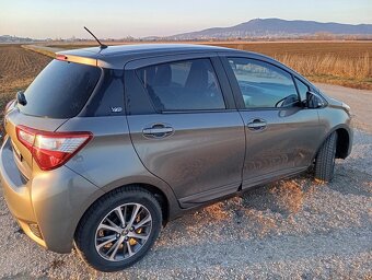 Toyota Yaris Y20 - automat - 4
