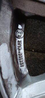 Predám zimné pneumatiky s elektrónmi Dezent - 4