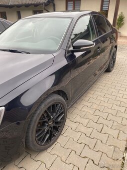VW Jetta 1,6 - 4