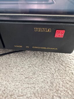 Stary gramofon Tesla model NCZ-040 - 4