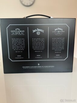 Exkluzívny Jack Daniel’s set v sklenenej vitríne - 4