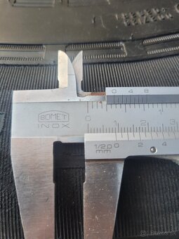 Nokian 265/75R16 - 4