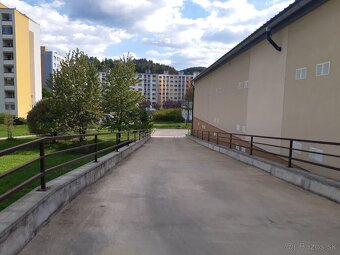 Ponúkame na predaj garáž - v Podlaviciach, na ulici Gaštano - 4