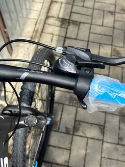 Predám pánsky horský bicykel Kross Hexagon 3.0 graphite-blue - 4