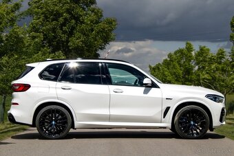 BMW X5 3.0 xDrive45e A/T M-Packet/ ZÁRUKA - 4