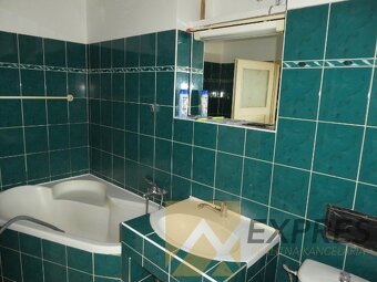 RK EXPRES - predaj za super cenu 4 izbový byt v Handlovej. - 4