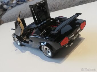 1:18 LAMBORGHINI COUNTACH Bburago - 4