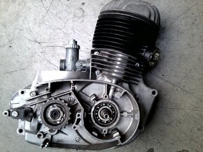 Motor Javwa 250/353 a kostra - 4