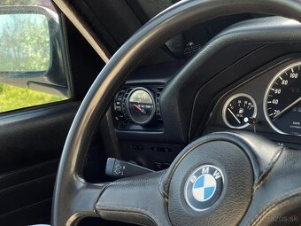 BMW E30 - Držiak budíka - 4