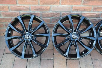 5x114,3 R16 Hlinikove disky na Toyotu Auris Corolla Cross - 4