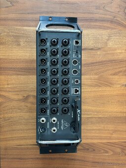 Behringer XR18 - 4