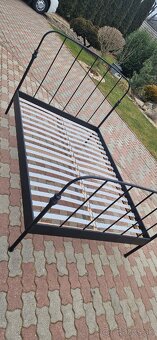 Predám kovovú postel 200 x 140 bez madracu - 4