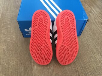 Tenisky Adidas Superstar veľkosť 29 - 4