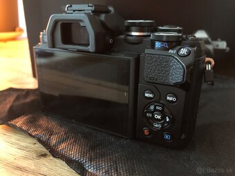 Olympus om-d E M10 mark III s - 4
