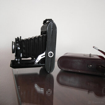 Starý fotoaparát Belfora Junior - 4
