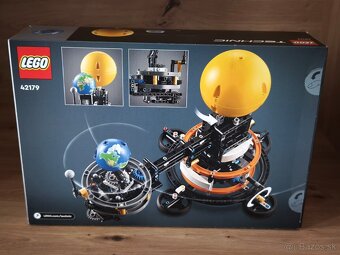 Predám LEGO Technic 42179 Planéta Zem a Mesiac - 4