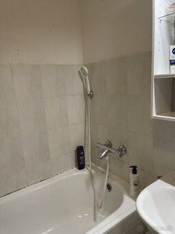 Zariadený 2-izbový byt s balkónom, klimatiz. a pivnicou - 4