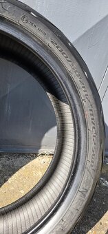 Predám jazdenú moto pneu 200/50 ZR17 - 4