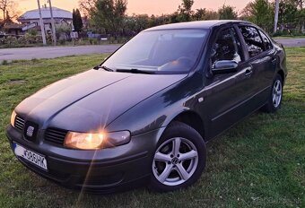 Seat Toledo 1.6 16v 77Kw Reference - 4