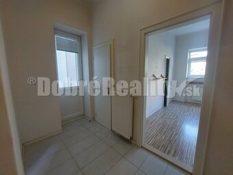 PRENÁJOM: VEĽKOMETRÁŽNY 1 IZBOVÝ BYT S LOGGIOU, CENTRUM - 4