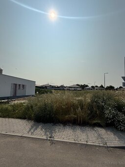 Stavebný pozemok s projektom rodinného domu - 4