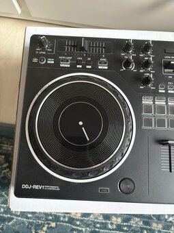 Pioneer DDJ-REV1 konzola - 4