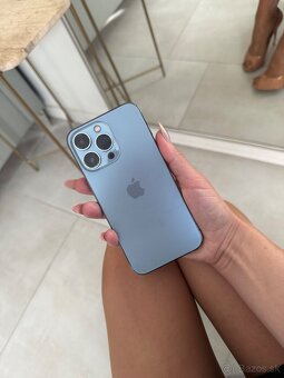 Apple iPhone 13 – Modrý (128 GB) - 4