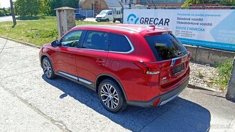 MITSUBISHI  OUTLANDER  2,0   MIVEC  2WD CVT   5M - 4