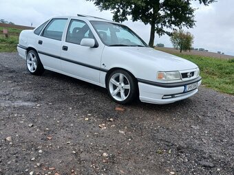 OPEL VECTRA 1,8 i - 4
