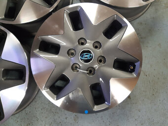 6x139,7  18"  Hyundai Staria  +TPMS  -nové - 4