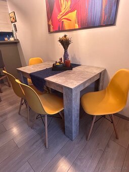 Jedálenský stôl a 4 stoličky - 4