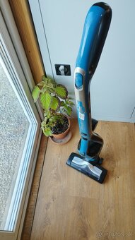 Predám tyčový vysávač Rowenta Dual Force - 4
