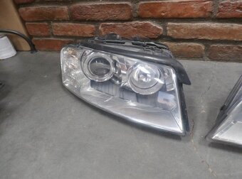 Bixénony Audi A8 D3 - 4