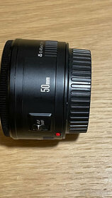 Canon 2000D + objektív EF-S 18-55 IS II - 4