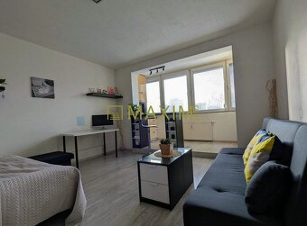 Ponúkame na predaj Garsónku na Námestie Hraničiarov v Petrža - 4